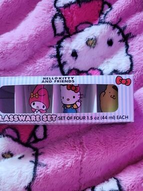 NEW Hello Kitty and Friends Shot Glass Set! multi color 44ml shot glasses